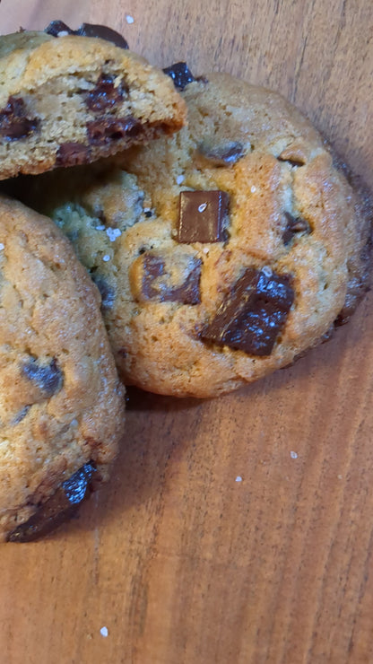 Gourmet jumbo Chocolate chip cookies