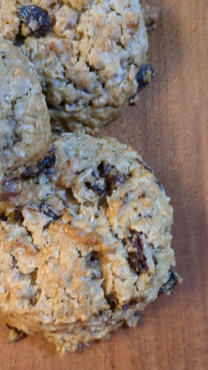 Gourmet Jumbo Old Fashioned Oatmeal Raisin Cookies