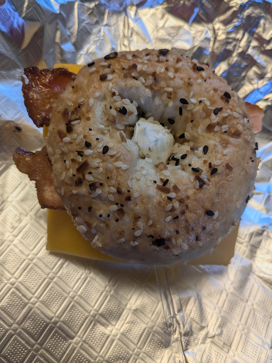 Bagel breakfast sandwich
